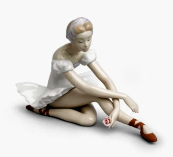 Lladro Ballerina sitting on the floor